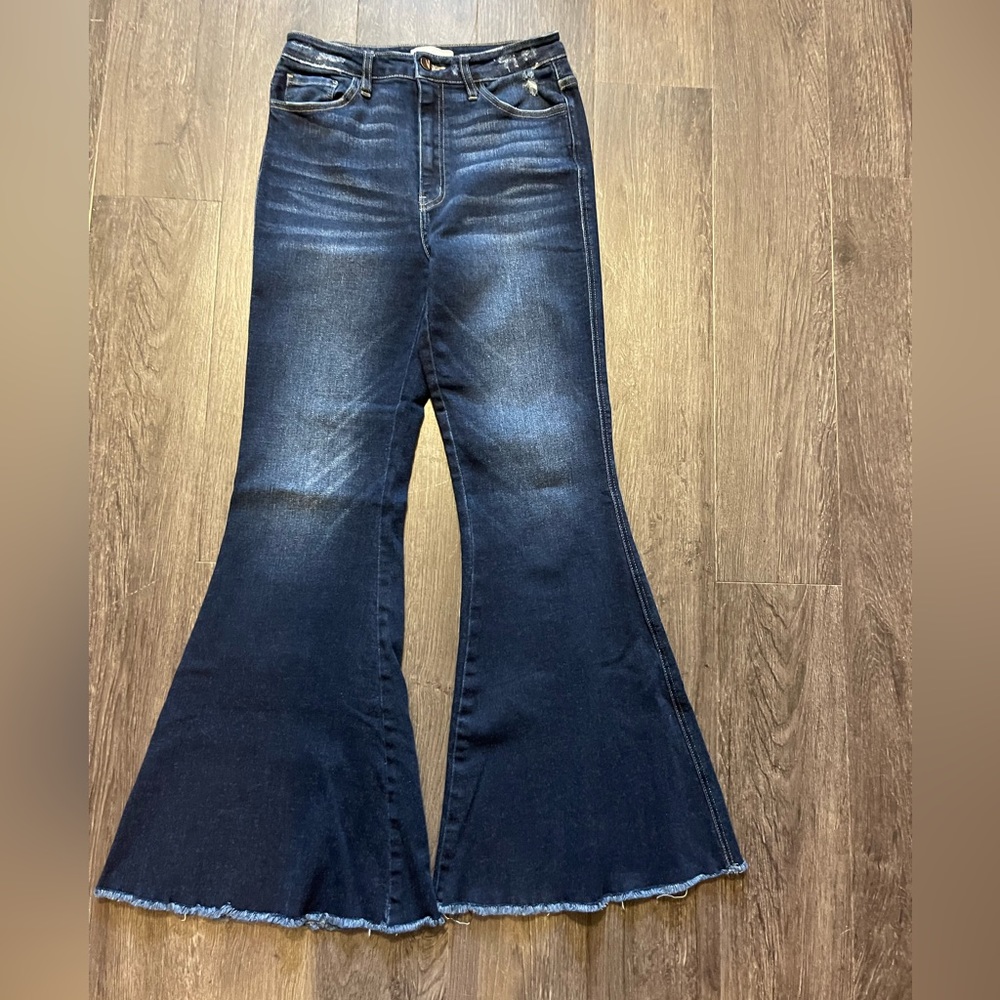 Kancan Signature  Ultra High Rise  Extreme Super Flare Jeans size 28